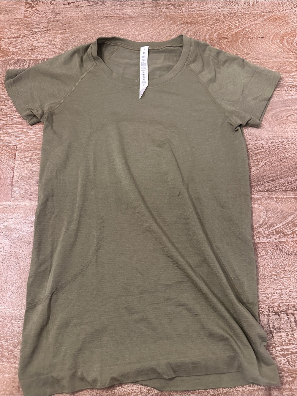 lululemon athletica Olive Green Short Sleeve Crew Tee
